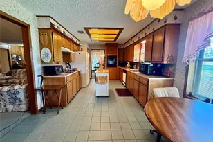 175 Freeman Blvd, West Columbia, TX 77486 - Photo 6