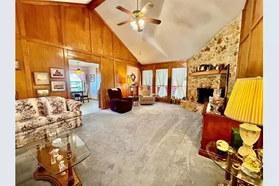 175 Freeman Boulevard, West Columbia, TX 77486 - Photo 16
