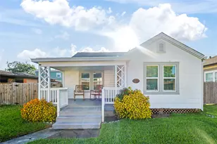 1309 Milam Dr, Galveston, TX 77551 - Photo 6