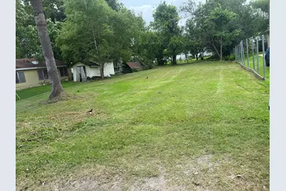 118 28th Street N, Texas City, TX 77590 - Photo 1
