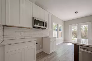 8128 Chateau St, Houston, TX 77028 - Photo 18