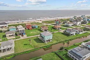 2929 Lakeside, Crystal Beach, TX 77650 - Photo 4