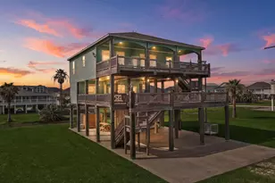 2929 Lakeside, Crystal Beach, TX 77650 - Photo 1