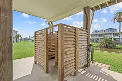 2929 Lakeside, Crystal Beach, TX 77650 - Photo 46