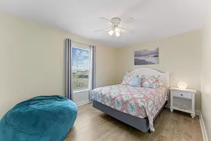 4215 Grayson Dr, Galveston, TX 77554 - Photo 16