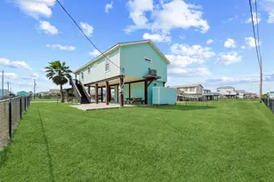 4215 Grayson Dr, Galveston, TX 77554 - Photo 4