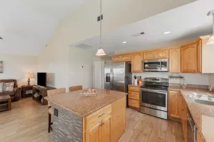 4215 Grayson Dr, Galveston, TX 77554 - Photo 14