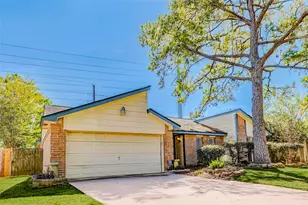 4247 Southchase Ln, Houston, TX 77014 - Photo 2