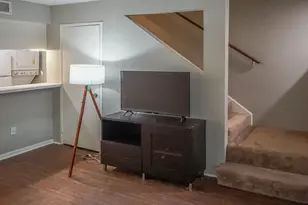 2110 Wilcrest Dr, Houston, TX 77042 - Photo 10