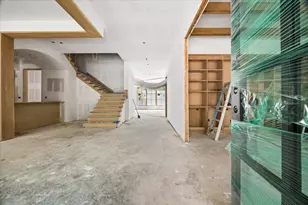 403 Trails Ct, Houston, TX 77024 - Photo 2