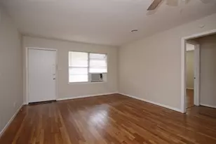 8807 Timberside Dr, Houston, TX 77025 - Photo 2