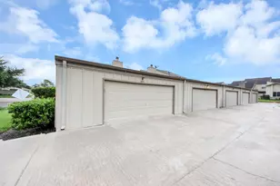 13603 Hollowgreen Dr, Houston, TX 77082 - Photo 36