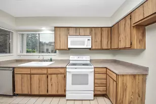 13603 Hollowgreen Dr, Houston, TX 77082 - Photo 12