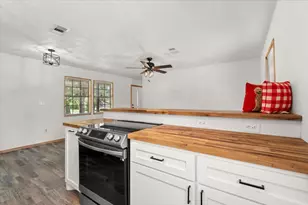 10530 Royal York Dr, Conroe, TX 77303 - Photo 8