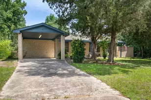 10530 Royal York Dr, Conroe, TX 77303 - Photo 2