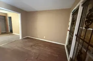 5714 Groveton St, Houston, TX 77033 - Photo 18