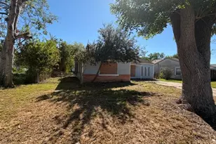 5714 Groveton St, Houston, TX 77033 - Photo 8