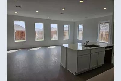 513 Robin Street, Angleton, TX 77515 - Photo 4