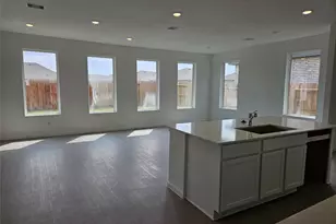 513 Robin St, Angleton, TX 77515 - Photo 4