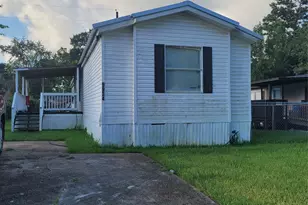 9934 Cedar Landing Dr, Baytown, TX 77521 - Photo 2