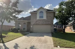 4320 Blossomwood Dr, League City, TX 77573 - Photo 2