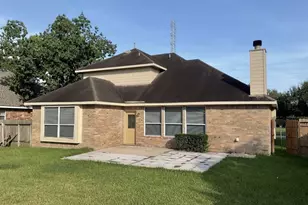 4320 Blossomwood Dr, League City, TX 77573 - Photo 4