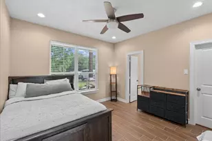 907 Oak St, Anahuac, TX 77514 - Photo 28