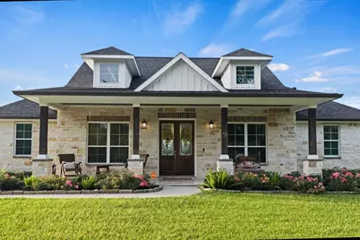 907 Oak Street, Anahuac, TX 77514 - Photo 2