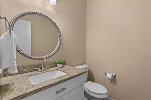 907 Oak St, Anahuac, TX 77514 - Photo 34