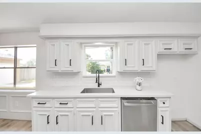 8126 Clover Gardens Drive, Houston, TX 77095 - Photo 20