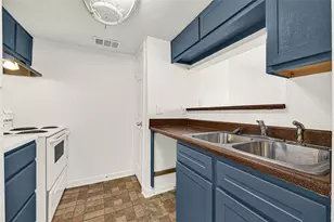 8100 Creekbend Dr, Houston, TX 77071 - Photo 2