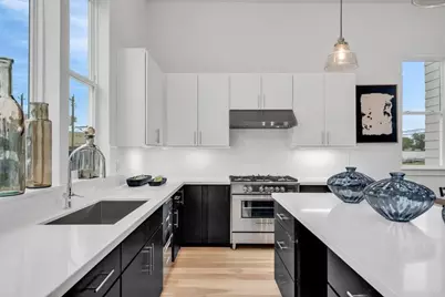 3 N Saint Charles Street #C, Houston, TX 77003 - Photo 4