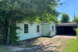10338 Wiggins St, Houston, TX 77029 - Photo 2