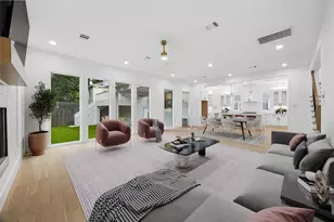 111 E 18th St, Houston, TX 77008 - Photo 10