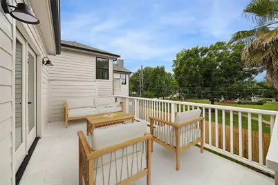 111 E 18th Street, Houston, TX 77008 - Photo 36