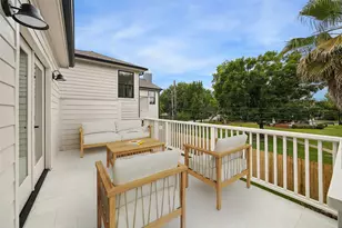 111 E 18th St, Houston, TX 77008 - Photo 36