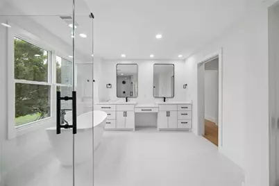 111 E 18th Street, Houston, TX 77008 - Photo 18