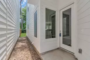 5818 Burt St, Houston, TX 77091 - Photo 2
