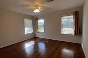 5103 Creekbend Dr, Houston, TX 77035 - Photo 10