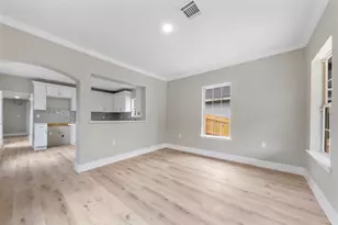 219 E James St, Baytown, TX 77520 - Photo 4