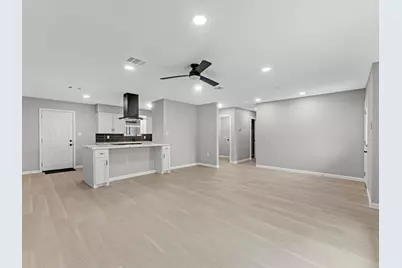 5039 Briscoe Street, Houston, TX 77033 - Photo 4