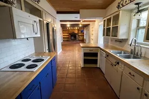 202 Hardy St, Bacliff, TX 77518 - Photo 8