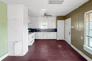 210 Park St, Baytown, TX 77520 - Photo 6