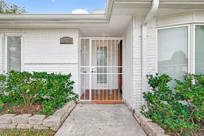 10823 Sandstone Street, Houston, TX 77072 - Photo 4