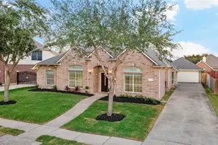 2607 Sunrise Harbor Ln, Pearland, TX 77584 - Photo 2