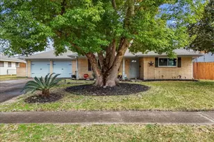 913 Peggy St, Deer Park, TX 77536 - Photo 1