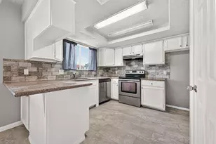 9903 Towne Tower Ln, Sugar Land, TX 77498 - Photo 8