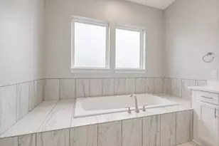 10015 Goliad Dr, Mont Belvieu, TX 77523 - Photo 24