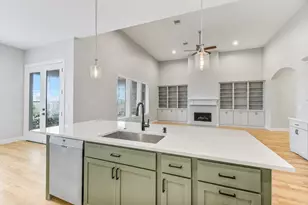 10015 Goliad Dr, Mont Belvieu, TX 77523 - Photo 18