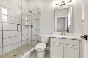 10015 Goliad Dr, Mont Belvieu, TX 77523 - Photo 6